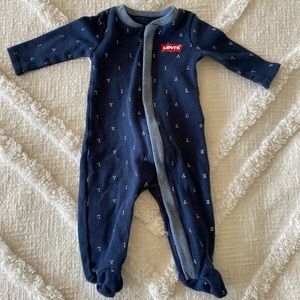 ⭐️5 for $13! Levi’s Newborn Sleeper